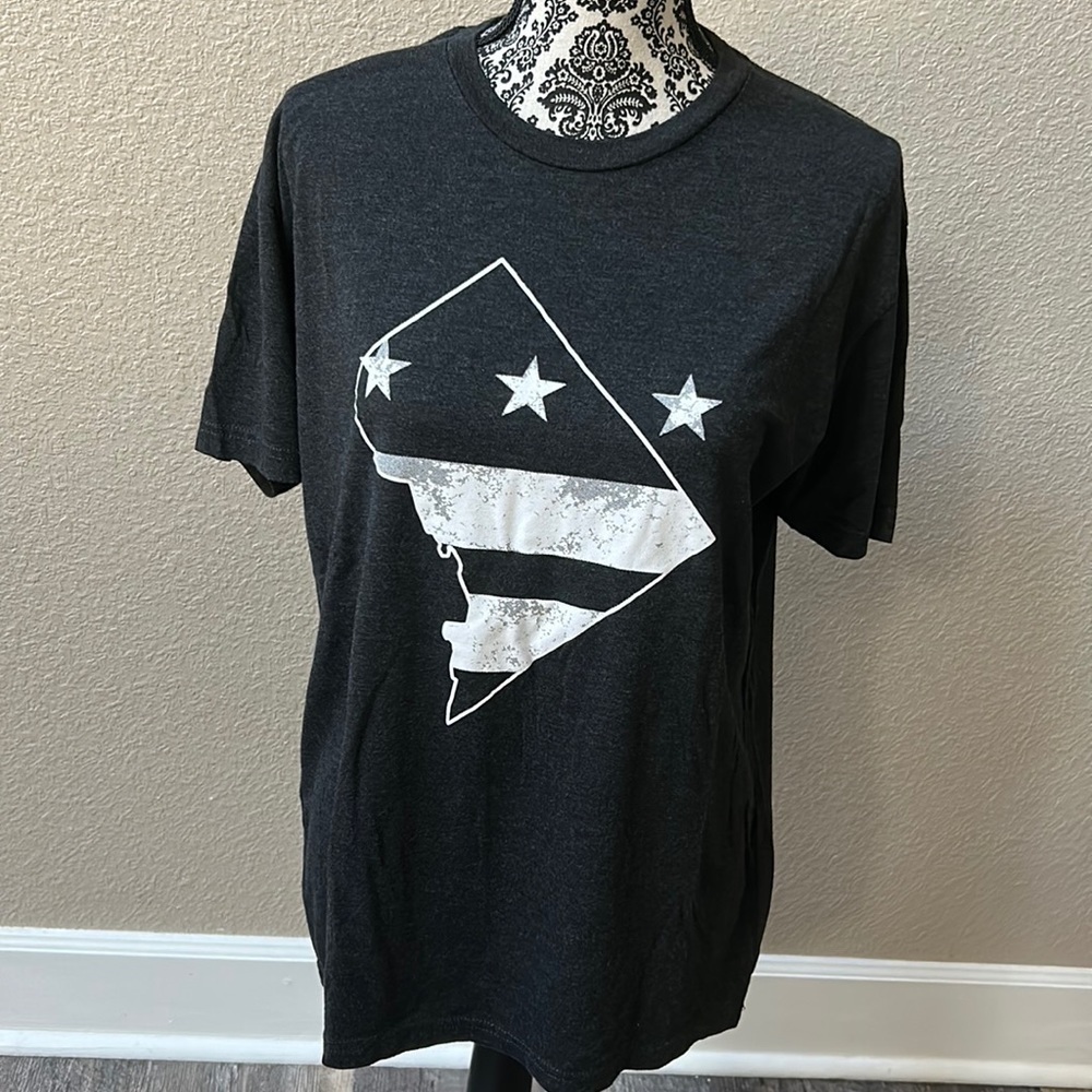 T-shirt size Large